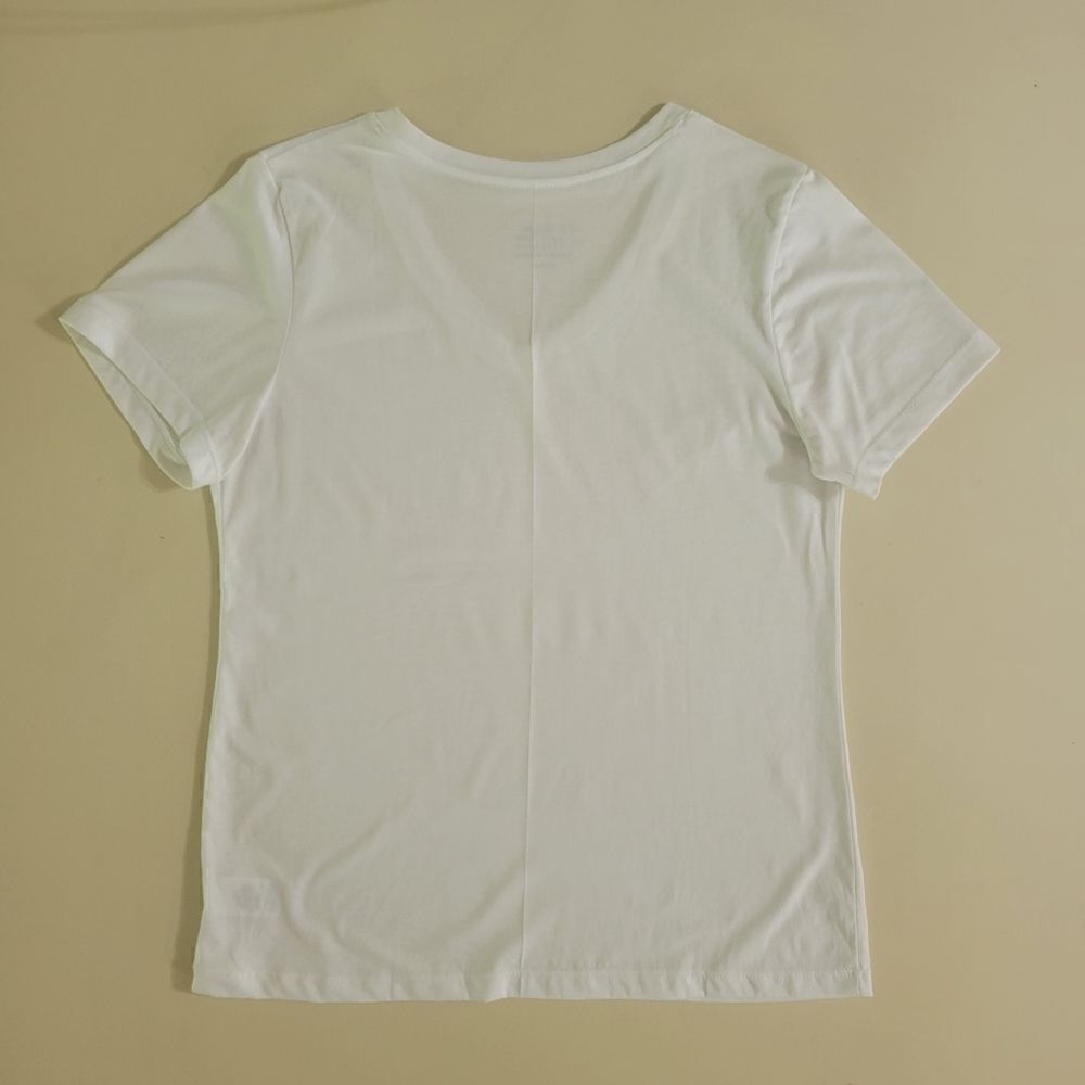 Time and Tru Women's Essential Short Sleeve V-Neck T-Shirt - Picture 12 of 12